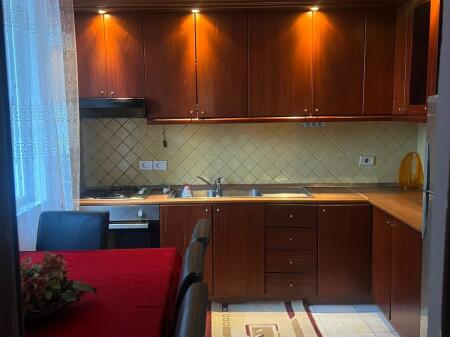 Appartamento 2+1 in affitto Blloku Gintash (40.000 leke), parcheggio, acqua e internet gratuito