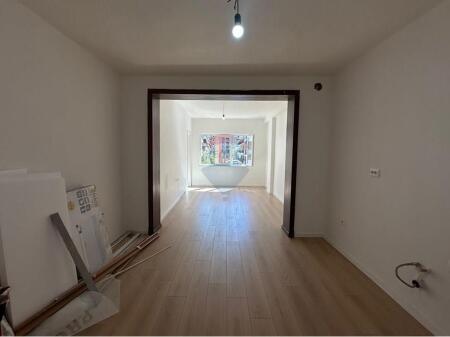 SHITET APARTAMENT 1+1 RRUGA E KOSOVAREVE