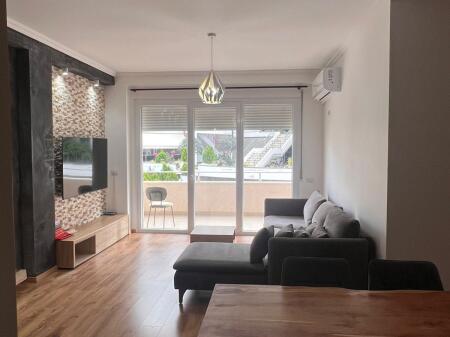 📣 SUPER RENT Apartment 2+1 With 2 Bathrooms 📍 Botanical Garden, Near the Mosque ✨   🏢 New Building  🪜 2nd Floor (With Elevator)  🛋️ Furnished with Modern Conditions   💶 Price 900 Euro