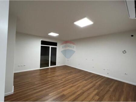 ZYRA PER QIRA PERBALLE TOPTANIT