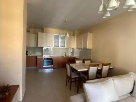 Jepet me Qira Apartament 2+1+2 – Zogu i Zi 600 € /Muaj