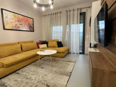 Apartament 1+1 për qira – pranë Stadiumit Dinamo, S