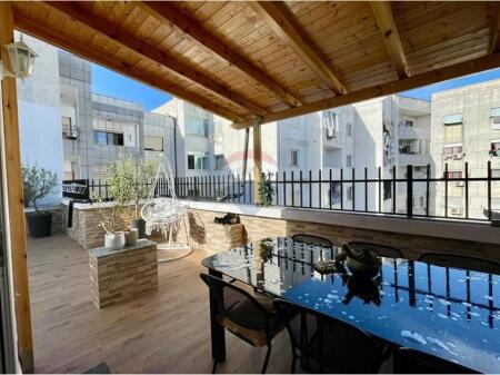 *Apartament - Për Shitje - Pallatet e Verdha*