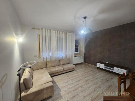 Ofrohet  me qera apartament tek vilat gjermane