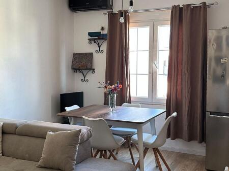 Shitet apartament 1+1 tek Rruga Myslym Shyri