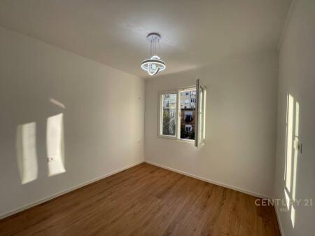 2+1 apartment for sale – Mine Peza Street, Tirana