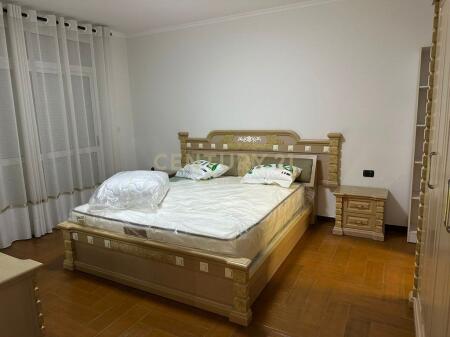 Jepet me qira apartament 3+1+2 – Ish Ekspozita (Pallati E-88)
