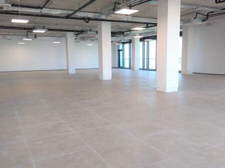 Negozio in Affitto presso il Campo di Aviazione (ID BD21756) Tirana