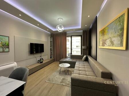 Komuna e Parisit jepet apartament 1+1 me qira