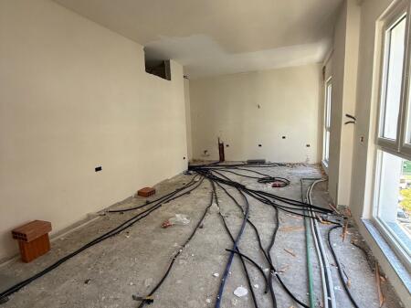 ZYRE ME QERA 100 M2 KOMUNA E PARISIT 1000 EURO