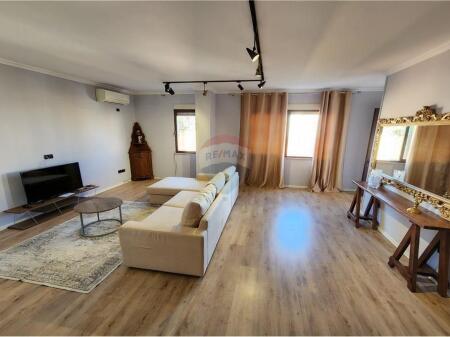 Appartamento 2+1+ studio in affitto a Petronini