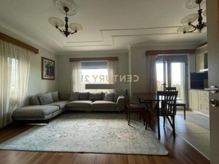 JEPET ME QIRA KATI I TRETE I NJE VILE 4-KATESHE NE MJULL- BATHORE