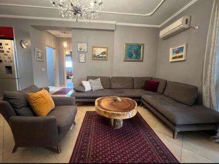 Jepet me qera apartament 2+1 te Kodra e Diellit!