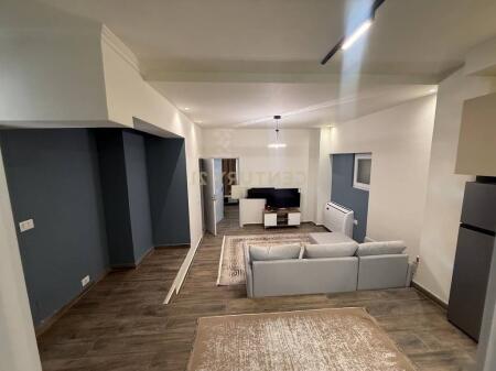 APARTAMENT 2+1 PER QIRA NE RRUGEN E BARRIKADAVE