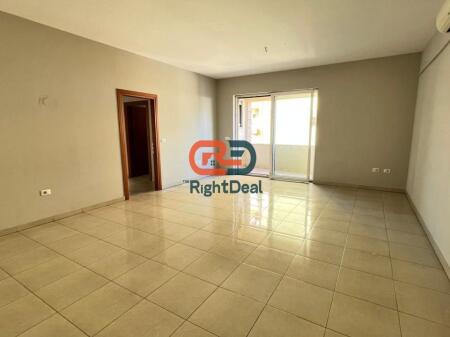 In Via Bogdaneve, Spazio Ufficio in Affitto per Diversi Tipi di Attività!