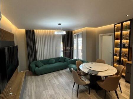 Affittasi appartamento 1+1 + posto auto a Univers City