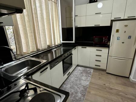 APARTAMENT 1+1 PER QIRA NE BLLOK