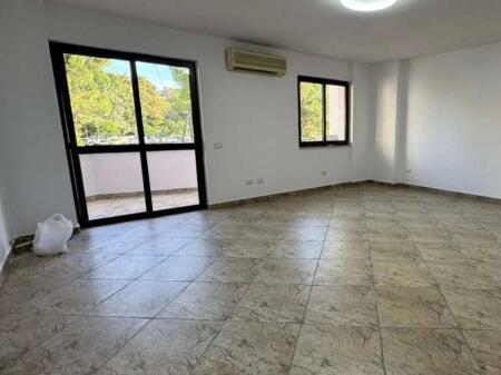 Zyre me qira prane Stadiumit Air Albania! 1,000 € /Muaj