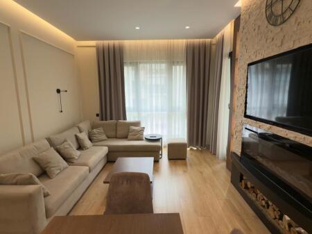 Apartament 1+1 per qira tek Square 21.