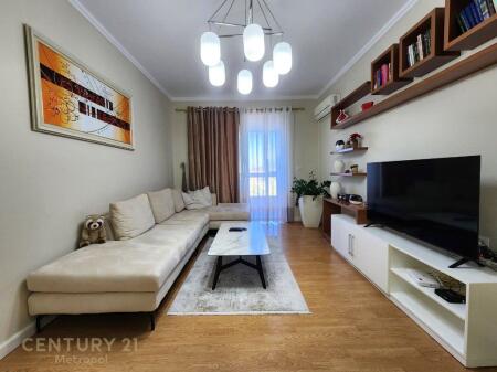 Shitet Apartament 2+1+2, Bulevardi i Ri 380,000 €