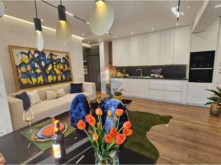 2+1 apartment for sale at 21-Dhjetori!