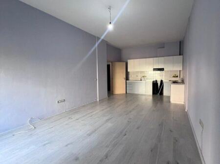 For rent, Office space+Parking spot, Commune of Paris, Tirana.