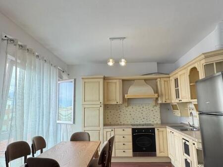 Affittasi appartamento appena ristrutturato 2+1, Kodra e diellit, vicino al market cok  Prezzo: 700 euro