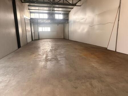 300M2 WAREHOUSE FOR RENT ON THE TIRANA-DURRËS HIGHWAY