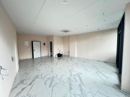 Ufficio in Affitto presso Lake View Residence (ID BZ2720) Tirana