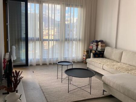 Super ap 1+1 tek rruga e kavajes ( square 21 )