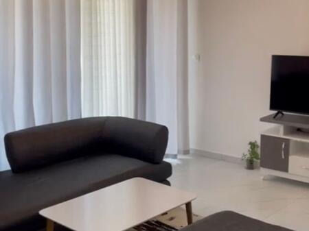 🏠 Apartament 1+1 me qira – Përballë Ring Center, Zogu i Zi