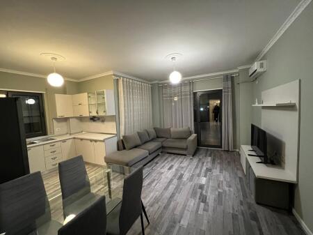 Apartament 2+1+2 per qira tek tregu elektrik i riu , 550 EURO