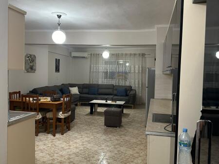 Jepet apartament me qira 2+1 Laprak