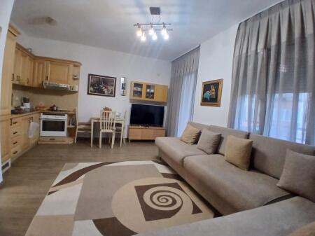 Jepet Me Qera Apartament 2+1+1 Ballkon