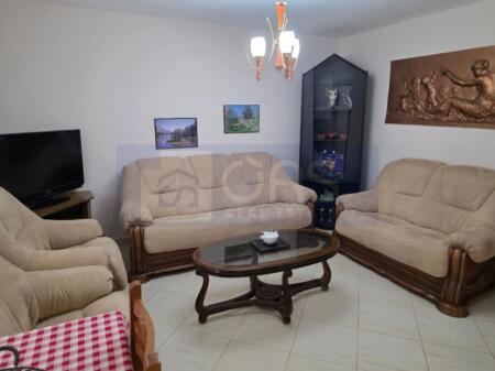 Jepet me qera Apartament 2+1 tek Siri kodra