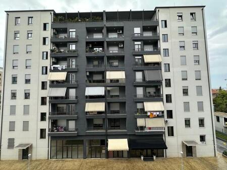 Shitet Apartament Modern 2+1 me 2 Tualete dhe Vend Parkimi – Kinostudio, Tiranë