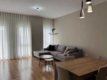 APARTAMENT ME QERA 1+1 ZOGU ZI 600 EURO