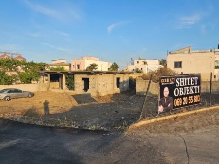 🏡 Shitet Shtëpi + Tokë 📌 Autostrada Durrës – Tiranë, pranë karburantit Kastrati