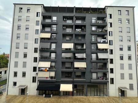 SHITET APARTAMENT 2 + 1 + 2 + POST PARKIMI NE KINOSTUDIO ! 195,000 €