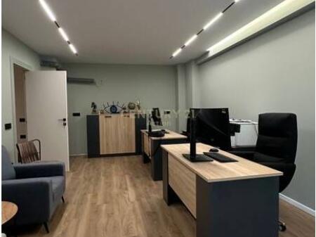 Jepet zyre moderne me qira te hotel “Radisson” Liqeni i Thate. 900 € /Muaj