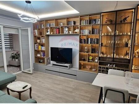 Shitet Apartament 2+1+2 në Ali Dem