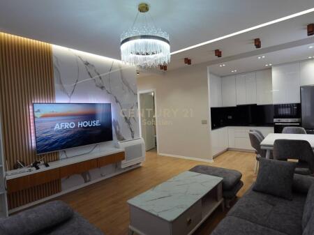 JAPIM ME QIRA 2+1+2 POSTE PARKIMI TE LIQENI I THATE!