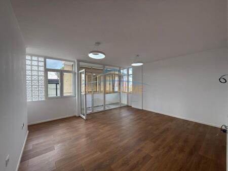 Shitet, Apartament 2+1+2, Mine Peza, Tiranë.