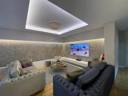 Shitet, Apartament 3+1+2, Rruga E Elbasanit