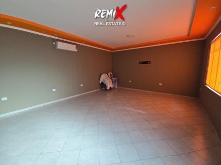 BUSINESS PREMISES FOR RENT ON THE STREET FRONT