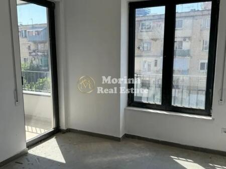 Qera, Ambient Biznesi, Stacioni I Trenit — Rruga Karl Gega, 500 euro/muaj