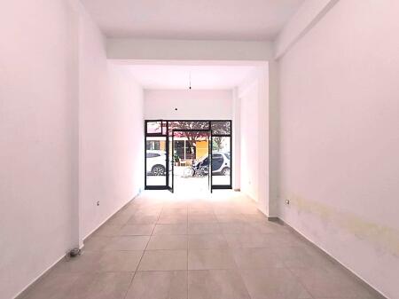 Hapësirë e madhe tregtare në zonën e BULEVARDIT