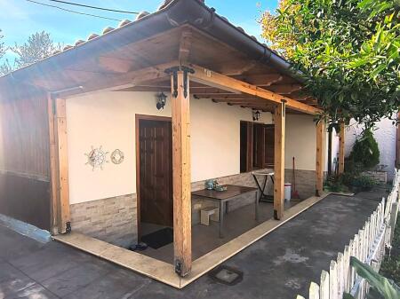 Apartament komod 1+1 dhe KOPSHT, vetëm pak hapa larg detit dhe një shëtitje të shkurtër nga qendra e qytetit