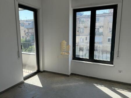 Qira, Ambient per zyra, 1+1+blk, Bulevardi i Ri, 500 Euro/muaj