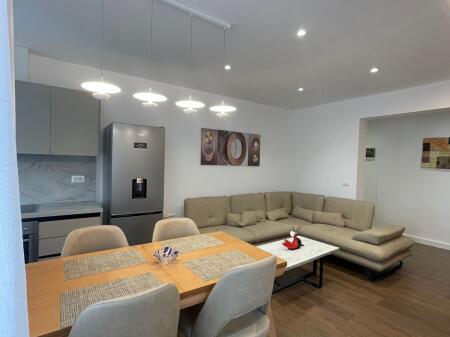 🏡Jepet me qera apartament 2+1+ballkon tek Mine Peza  1000€!